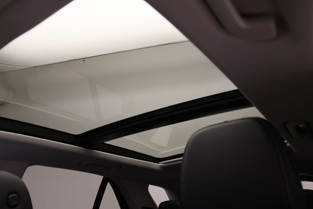 Thumbnail: 2026 Mercedes-Benz GLE - 15