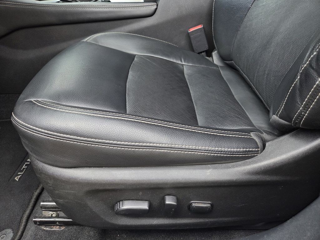 Used 2023 Nissan Altima Sedan