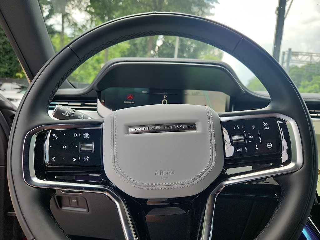 Thumbnail: 2025 Land Rover Range Rover Sport - 9
