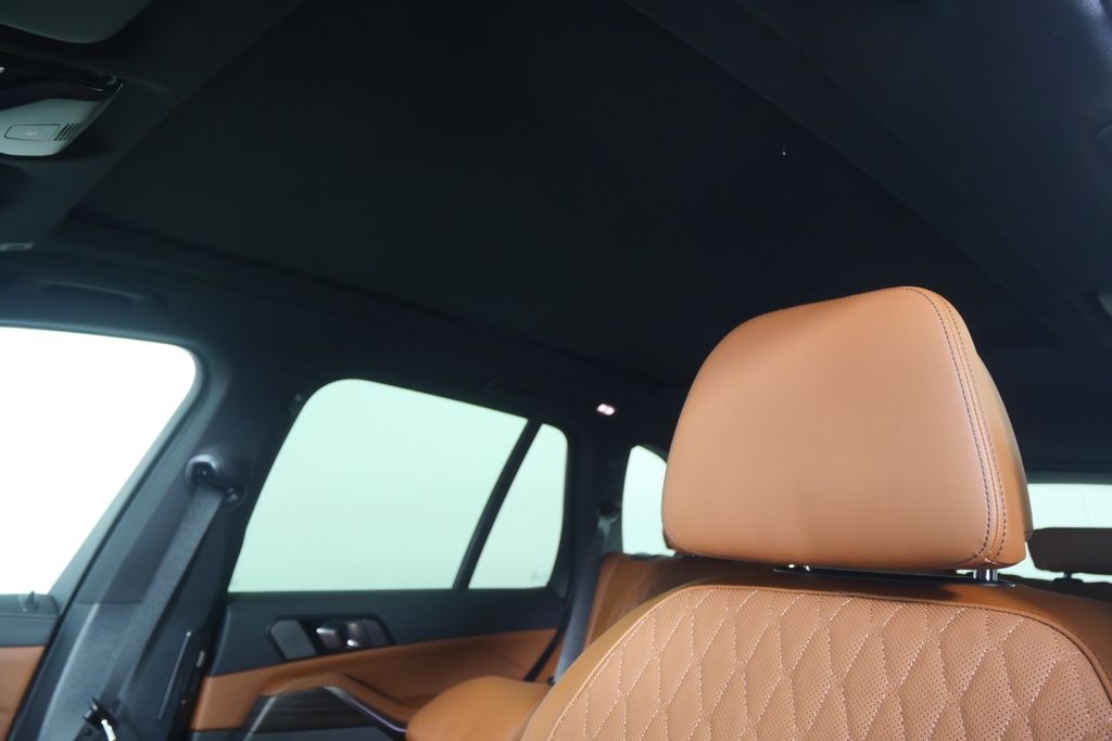 Thumbnail: 2026 BMW X5 - 12