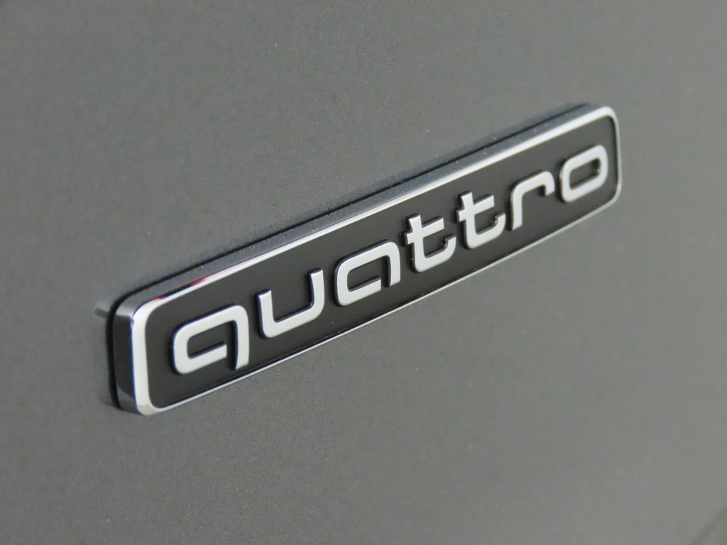 Thumbnail: 2026 Audi Q7 - 10