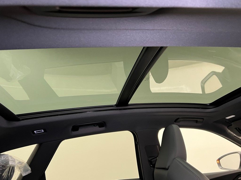 Thumbnail: 2025 Audi SQ5 - 16