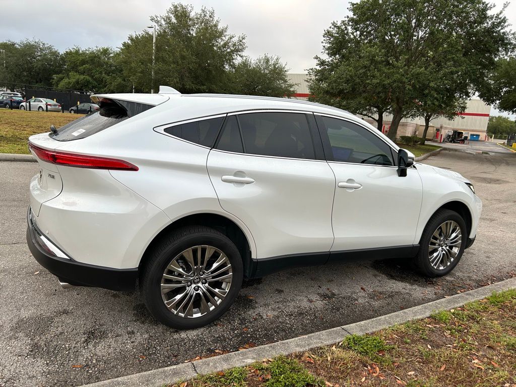 2024 Toyota Venza XLE 5