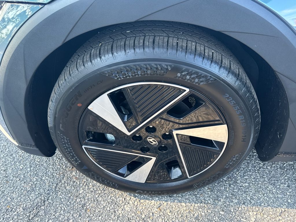 2025 Hyundai Ioniq 5 SE Standard Range photo 21