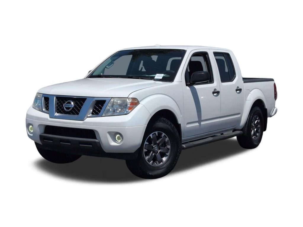 Glacier White 2016 Nissan Frontier Desert Runner Crew Cab Pickup Truck 4X2 5-Speed Automatic Overdrive