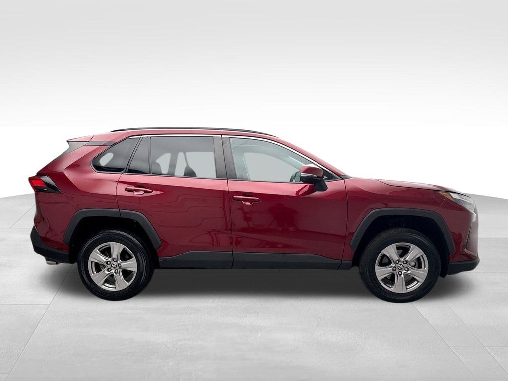 Thumbnail: 2022 Toyota RAV4 - 6