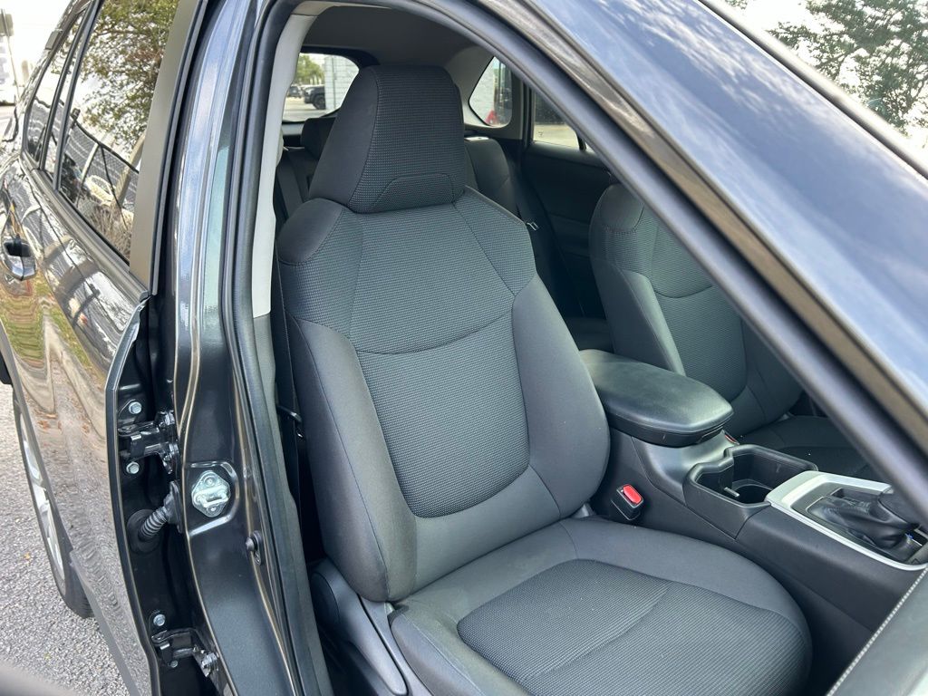 Thumbnail: 2023 Toyota RAV4 - 15