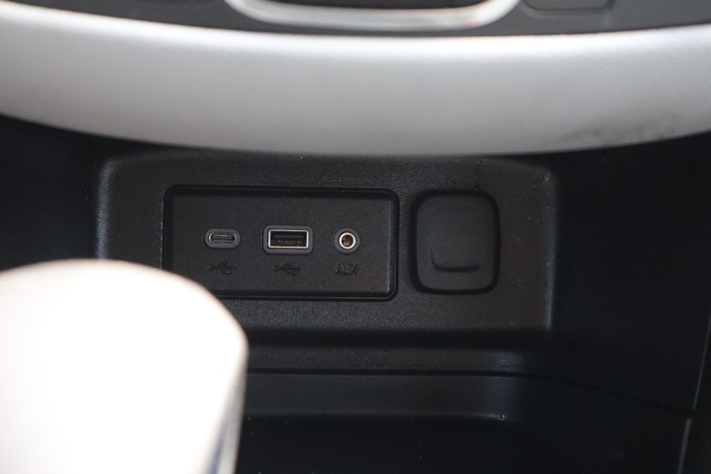 Thumbnail: 2024 Chevrolet Equinox - 24