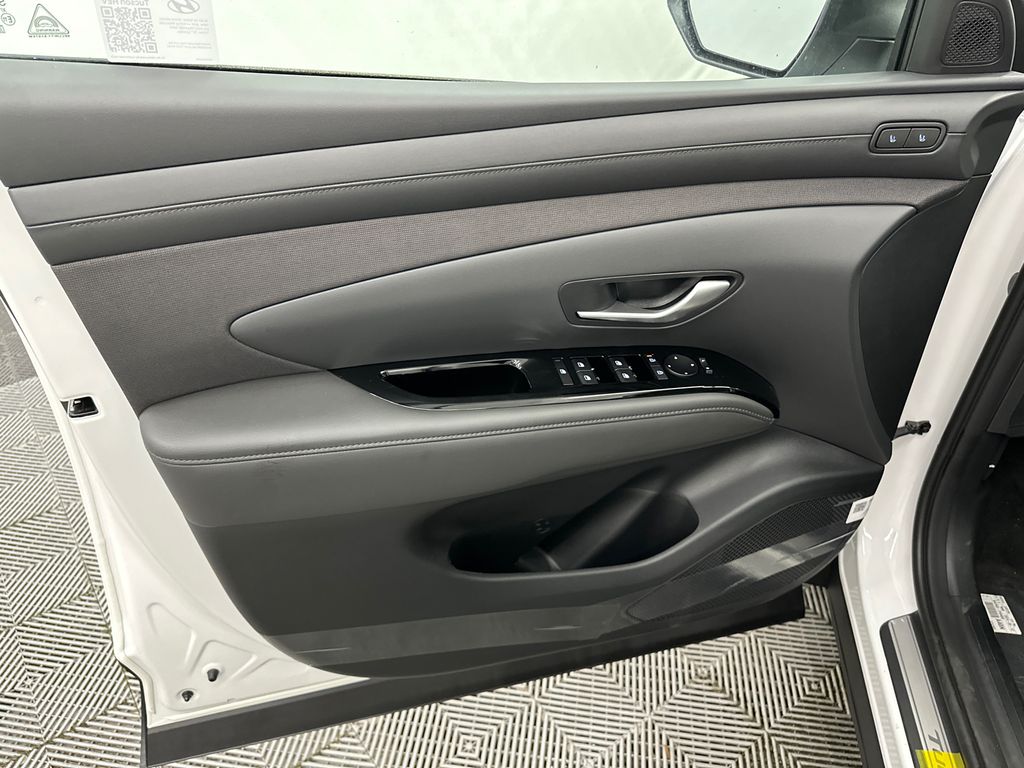2025 Hyundai Tucson Hybrid Limited - 10