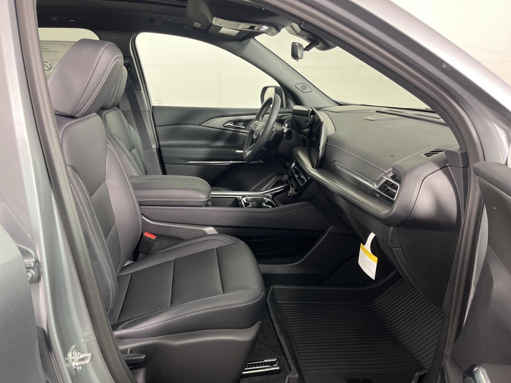 Thumbnail: 2026 Chevrolet Traverse - 8