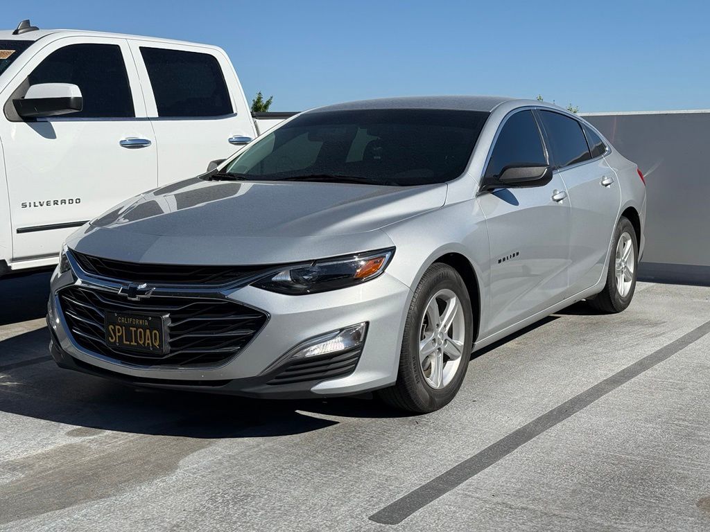 Silver Ice Metallic 2019 Chevrolet Malibu Sedan Front-Wheel Drive Continuously Variable Transmission