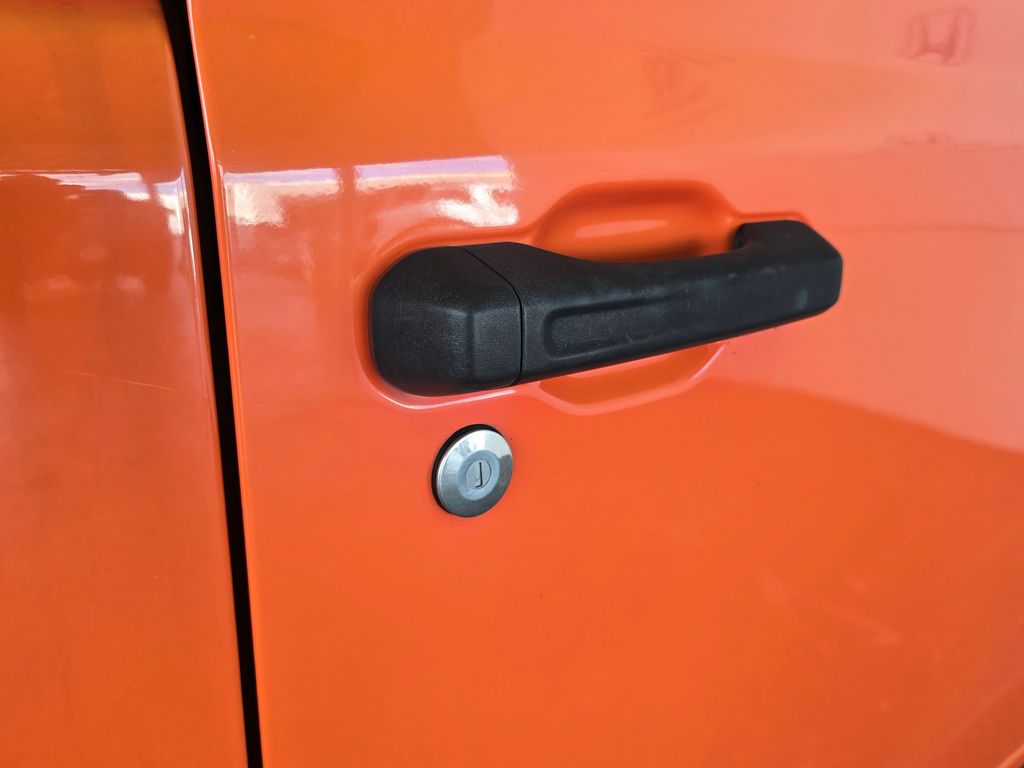 Thumbnail: 2019 Jeep Wrangler - 24