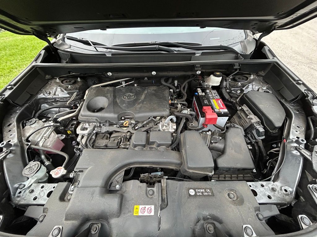 2022 Toyota RAV4 LE 11