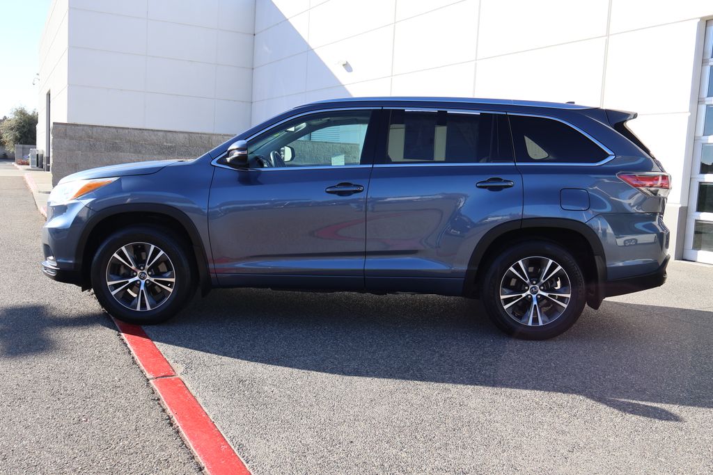 2016 Toyota Highlander XLE 8