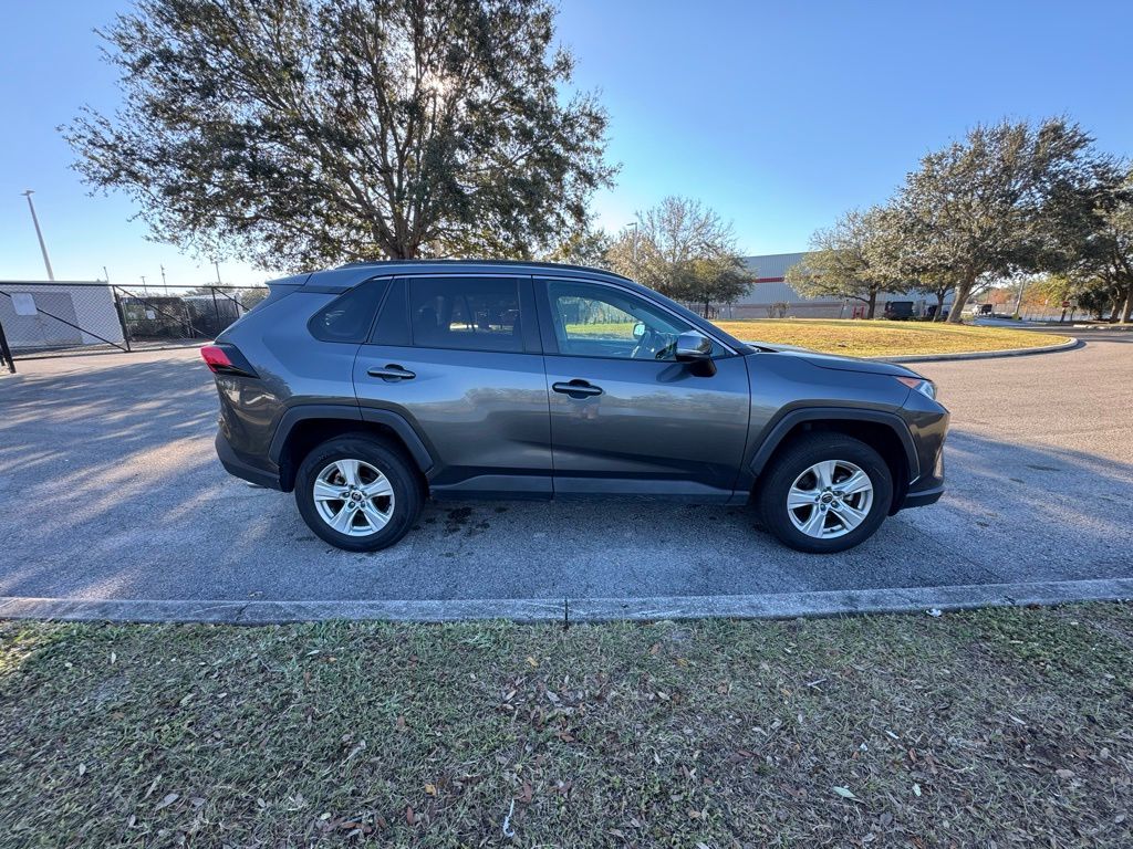 2021 Toyota RAV4 XLE 6