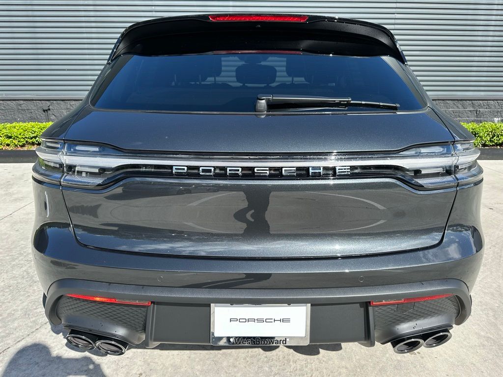 Thumbnail: 2026 Porsche Macan - 12