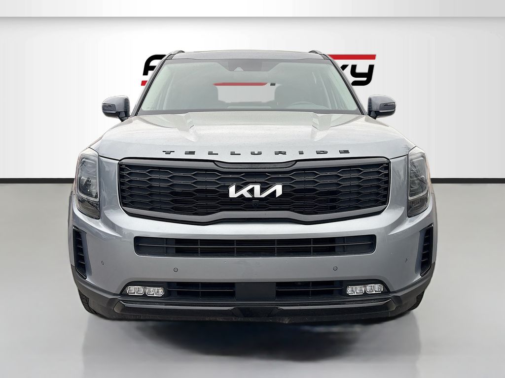 Used 2022 Silver Kia SX image 2