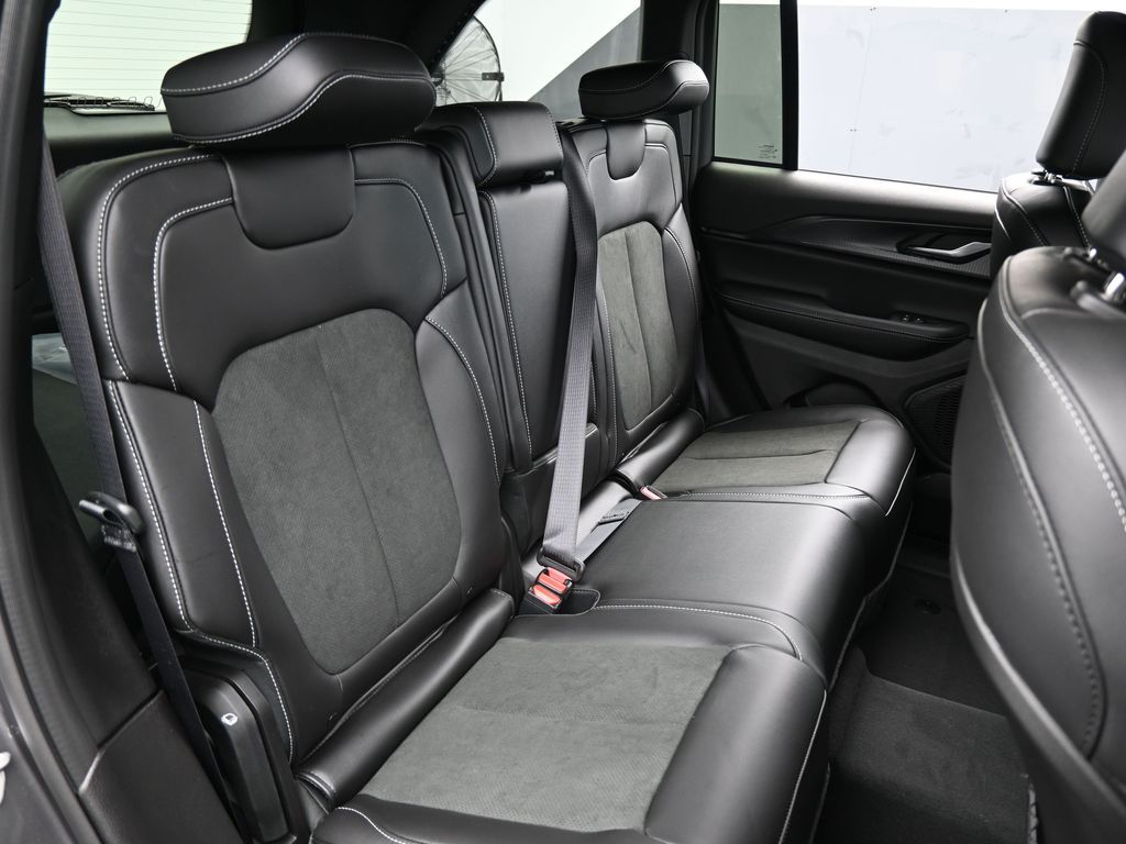 New 2025 Baltic Gray Metallic Clearcoat Jeep Altitude X image 37