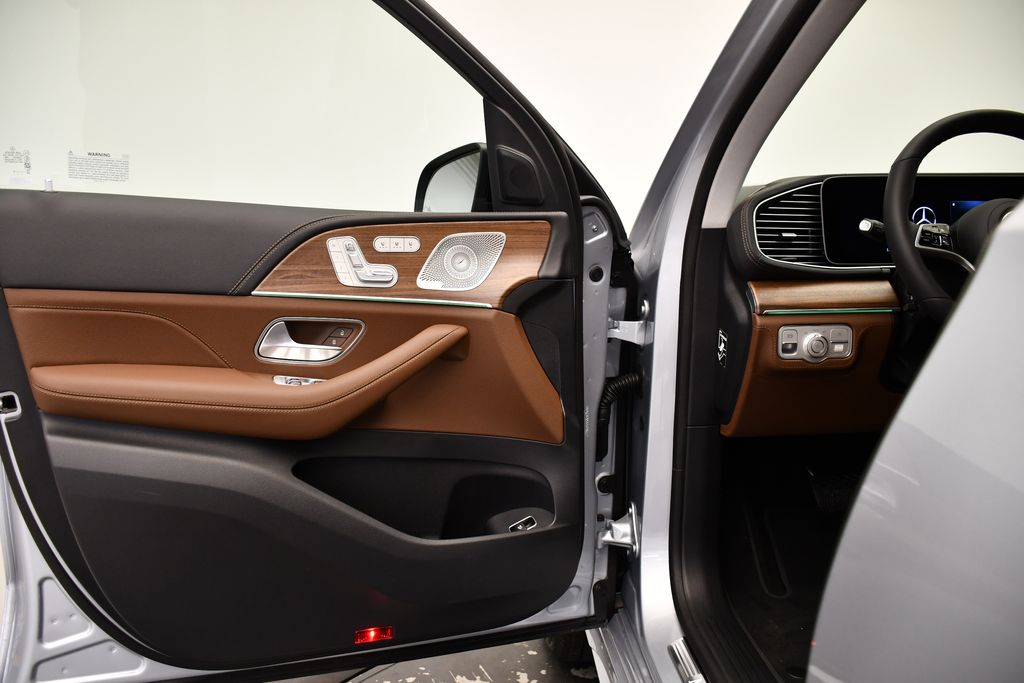 Thumbnail: 2025 Mercedes-Benz GLE - 30