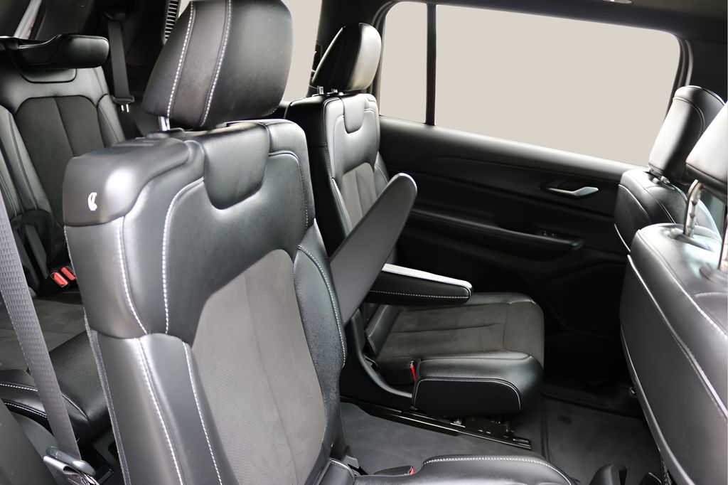 Used Car 2023 Jeep Grand Cherokee L  Altitude For Sale Under $40,000 In Austin, Texas
