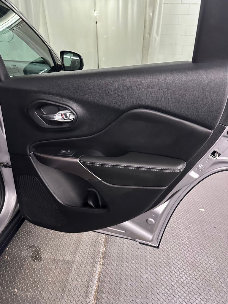 used 2019 Jeep Cherokee car, priced at $15,985