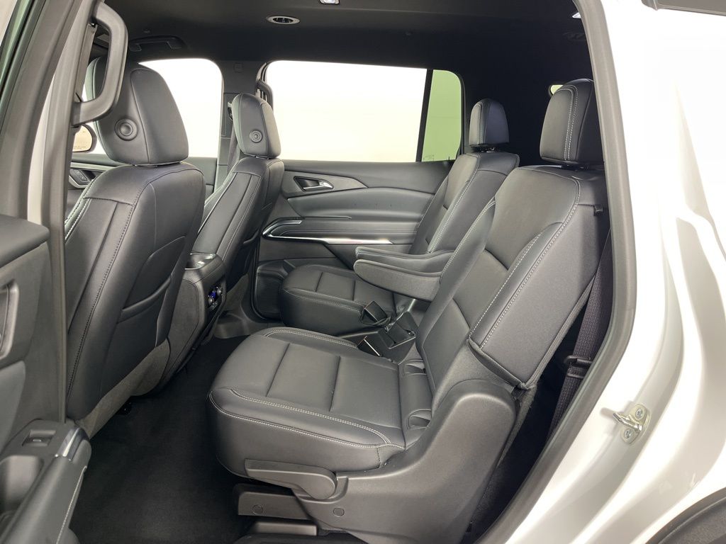 Thumbnail: 2025 Chevrolet Traverse - 25