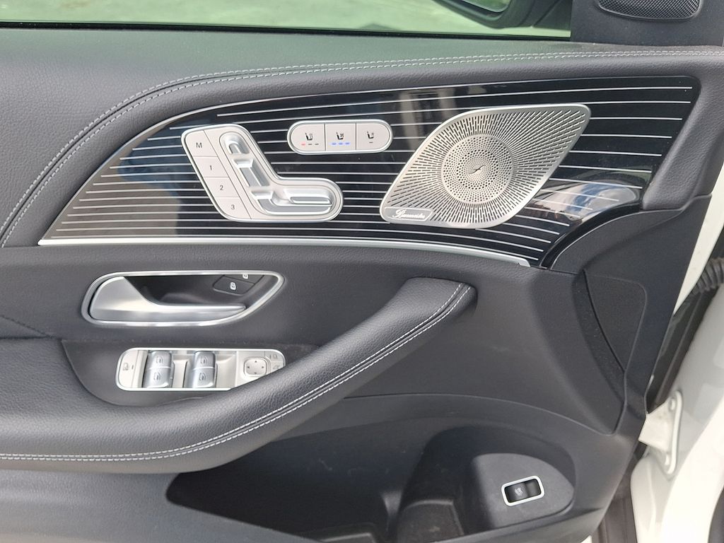 Thumbnail: 2024 Mercedes-Benz GLS - 14