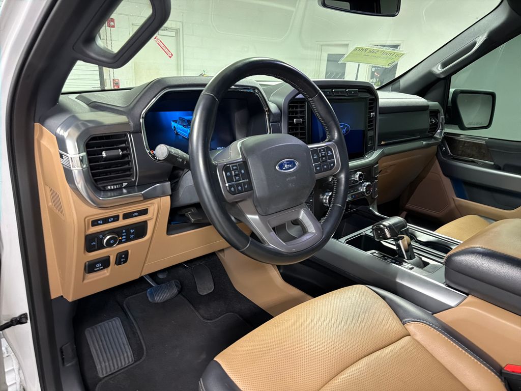 2021 Oxford White Ford F-150 Lariat 4X4 Truck