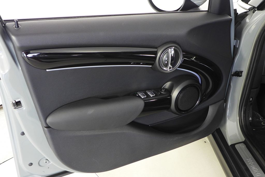 Thumbnail: 2022 MINI Cooper - 11