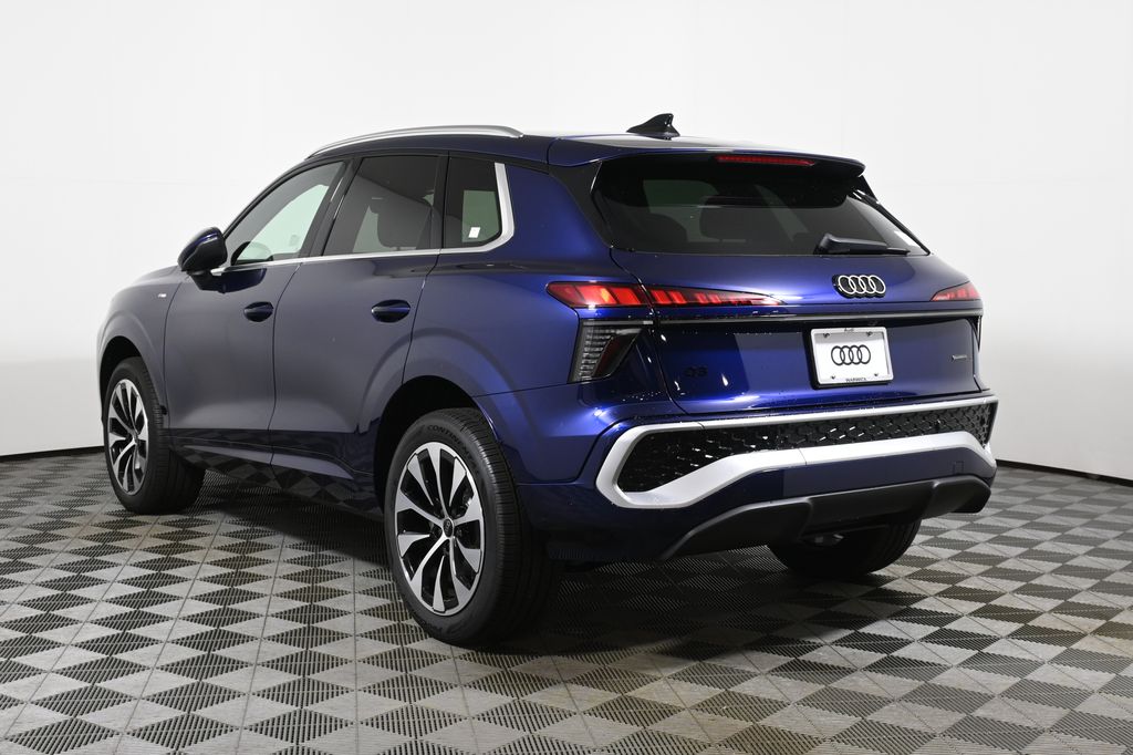Thumbnail: 2026 Audi Q3 - 5