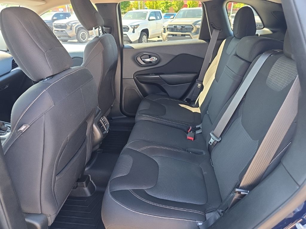 Used 2015 Jeep Cherokee SUV