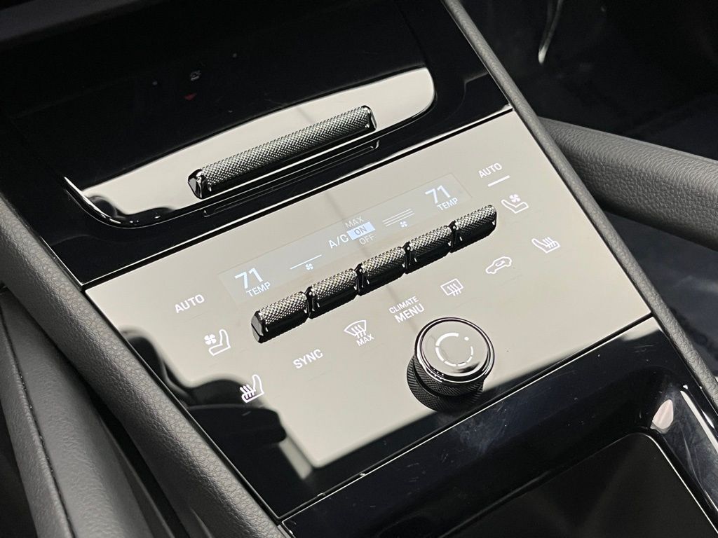 Thumbnail: 2026 Porsche Cayenne - 16