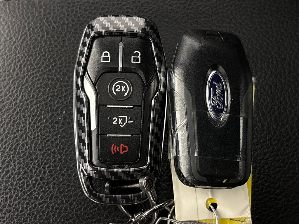 Used 2017 White Ford Raptor image 33