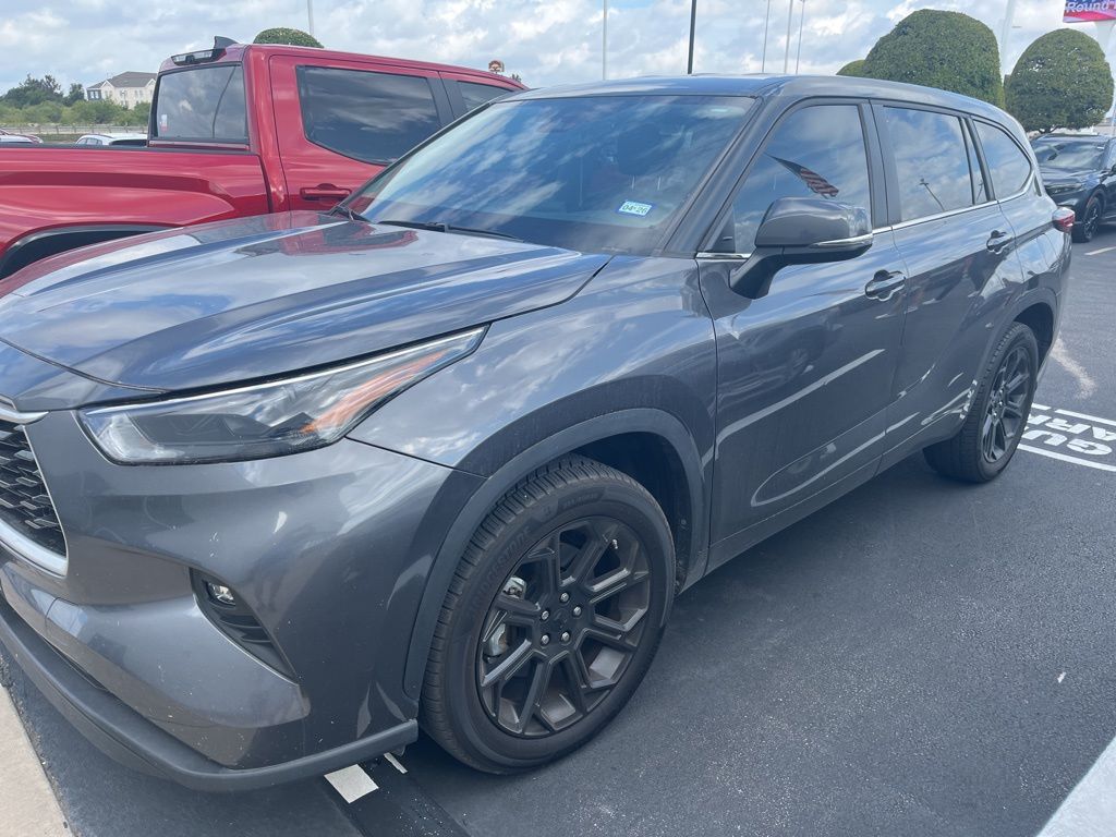 Thumbnail: 2023 Toyota Highlander - 6