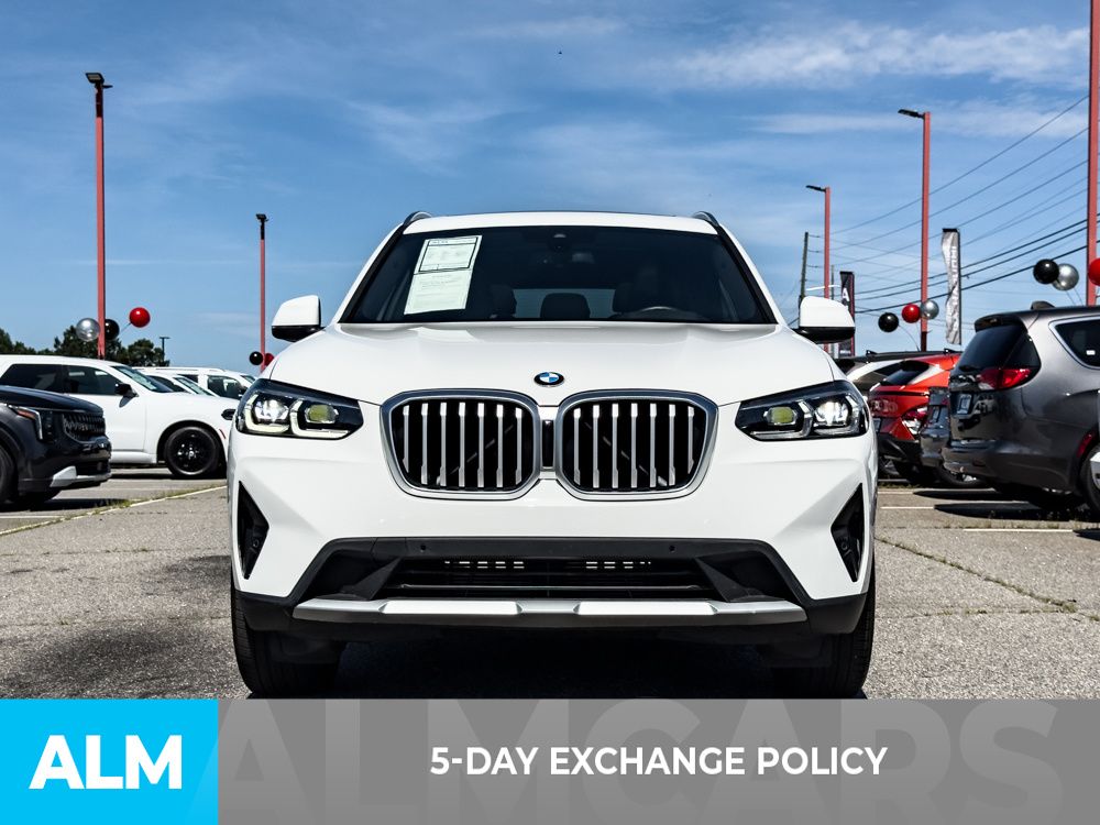 Used 2024 White BMW sDrive30i image 3