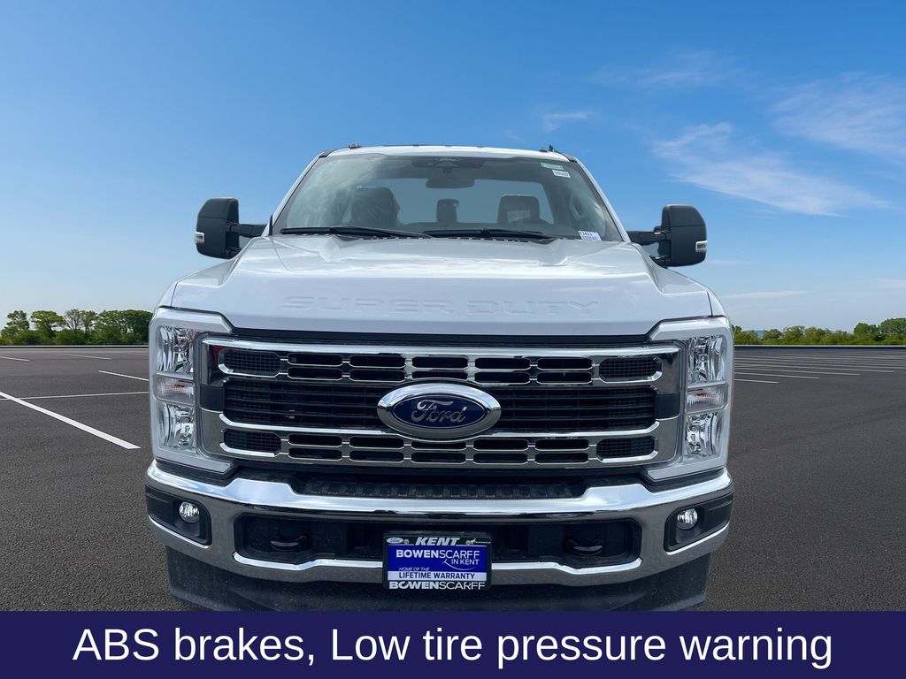New 2024 Ford Super Duty F-350 Chassis Regular Cab (DRW) 169" Wheelbase XL