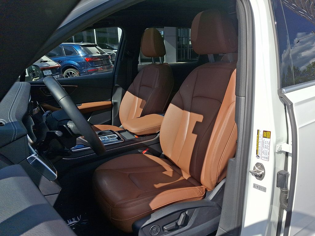 Thumbnail: 2023 Audi Q7 - 13