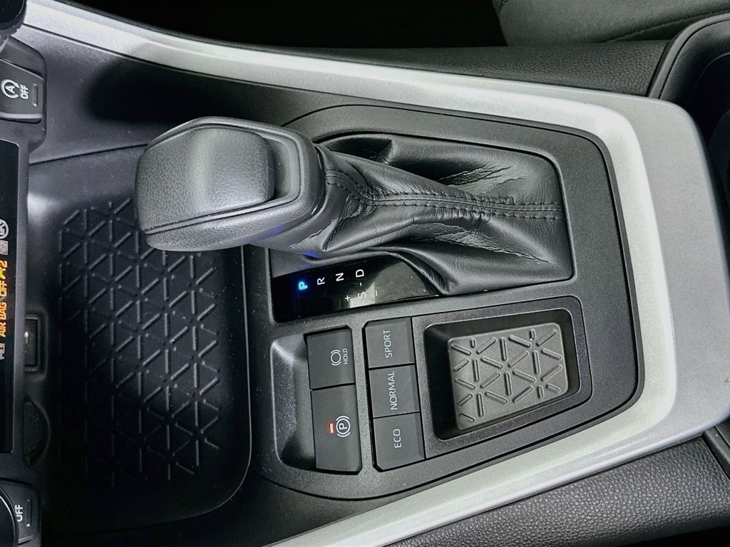 Thumbnail: 2025 Toyota RAV4 - 17