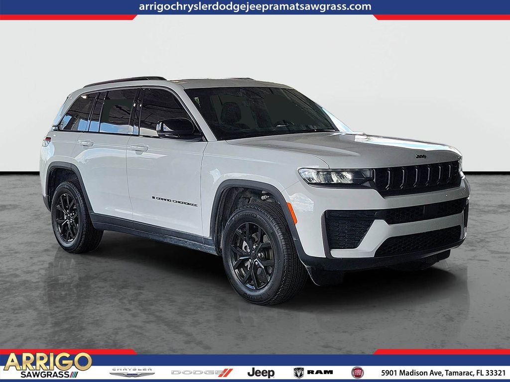 2026 Jeep Grand Cherokee Laredo