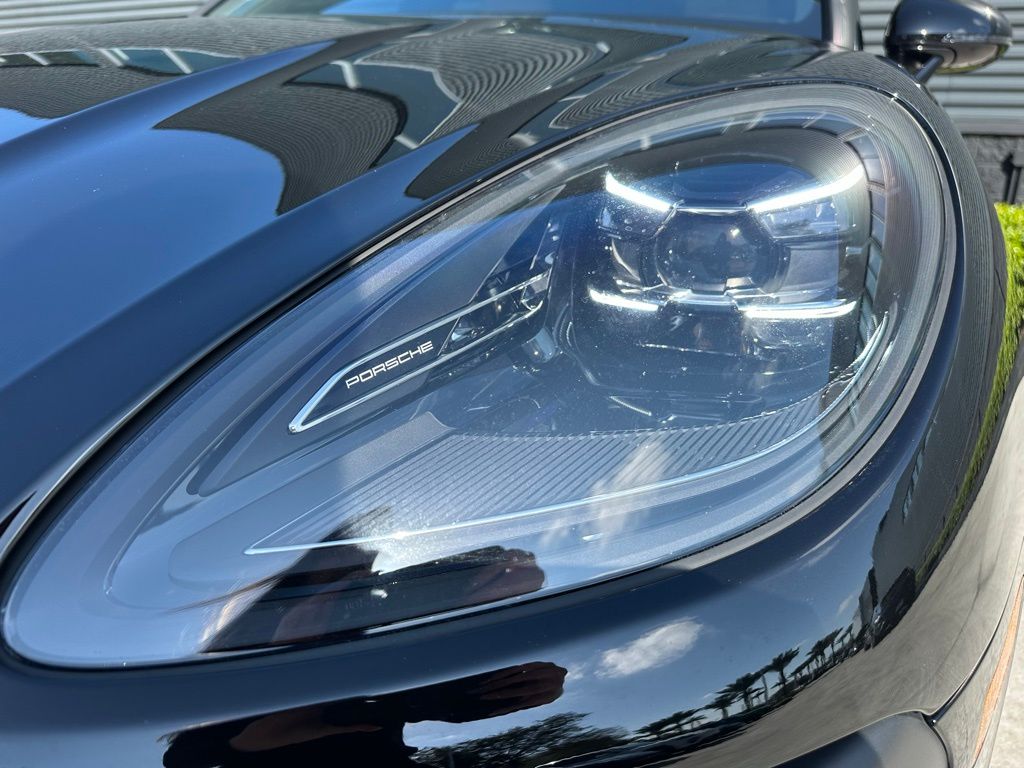 Thumbnail: 2024 Porsche Macan - 13