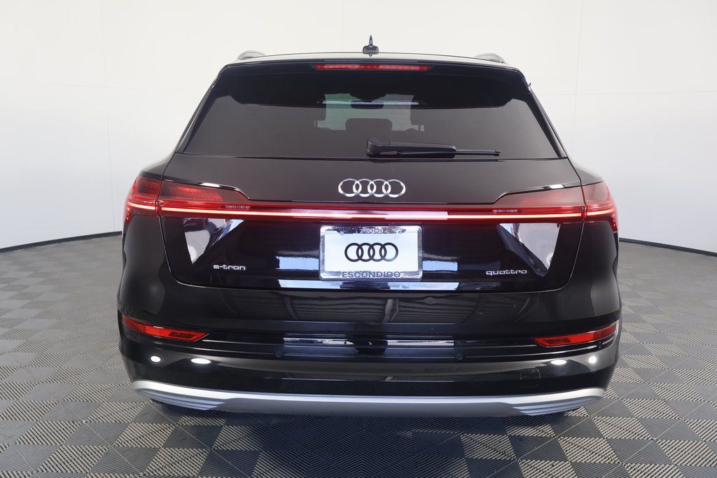 2022 Audi e-tron Premium Plus 5