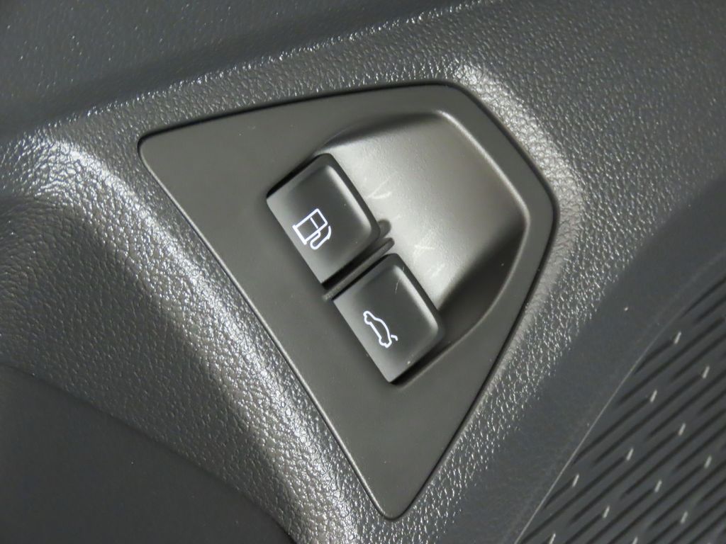 Thumbnail: 2023 Volkswagen Jetta - 28