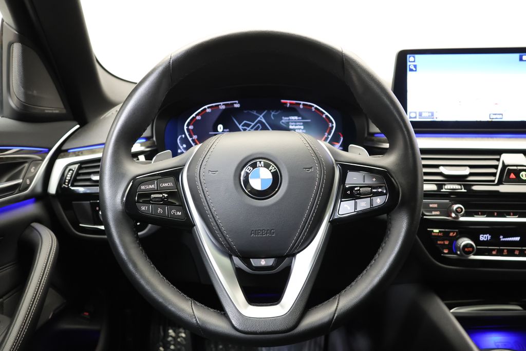 Thumbnail: 2023 BMW 5 Series - 17