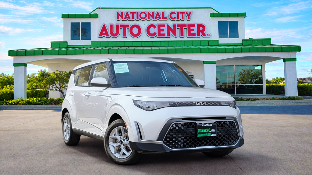 Snow White Pearl 2025 Kia Soul SUV / Crossover Front-Wheel Drive Continuously Variable Transmission