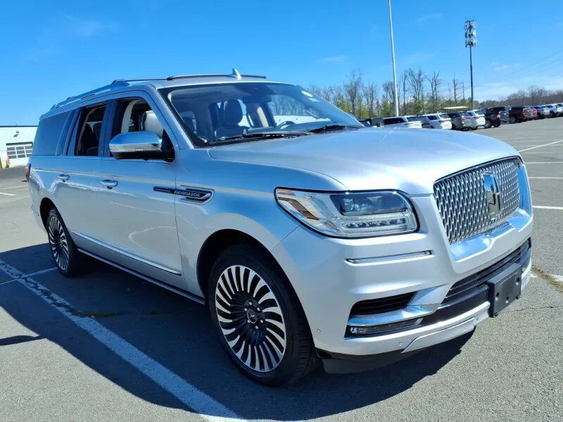 Ingot Silver 2018 Lincoln Navigator L Black Label 4WD SUV / Crossover Four-Wheel Drive Automatic