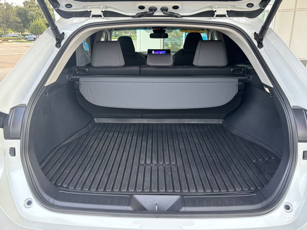 Thumbnail: 2024 Toyota Venza - 29