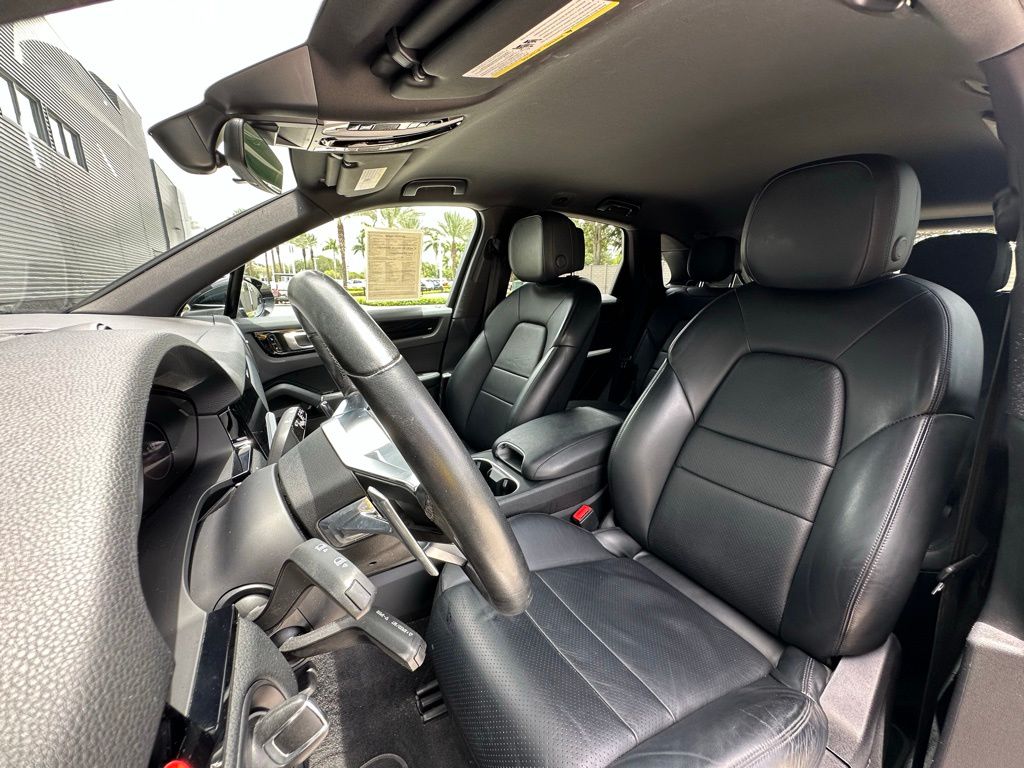 Thumbnail: 2019 Porsche Cayenne - 5