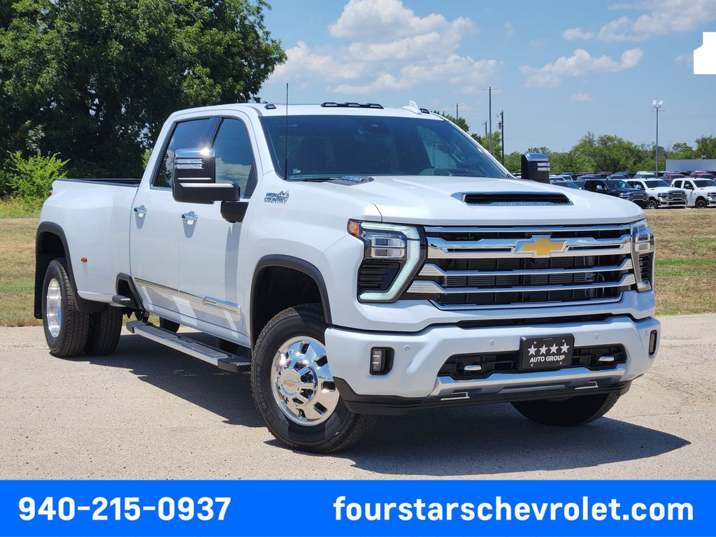 Polar White Tricoat 2026 Chevrolet Silverado 3500HD Pickup Truck Four-Wheel Drive Automatic