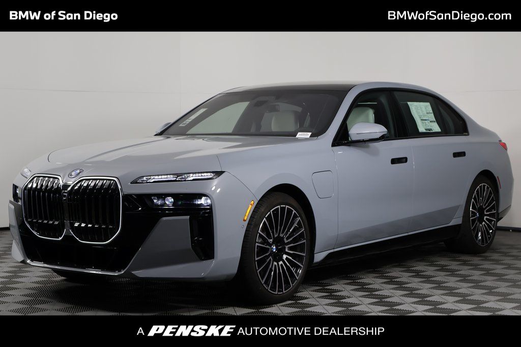 2025 BMW 7 Series 750e xDrive Hero Image