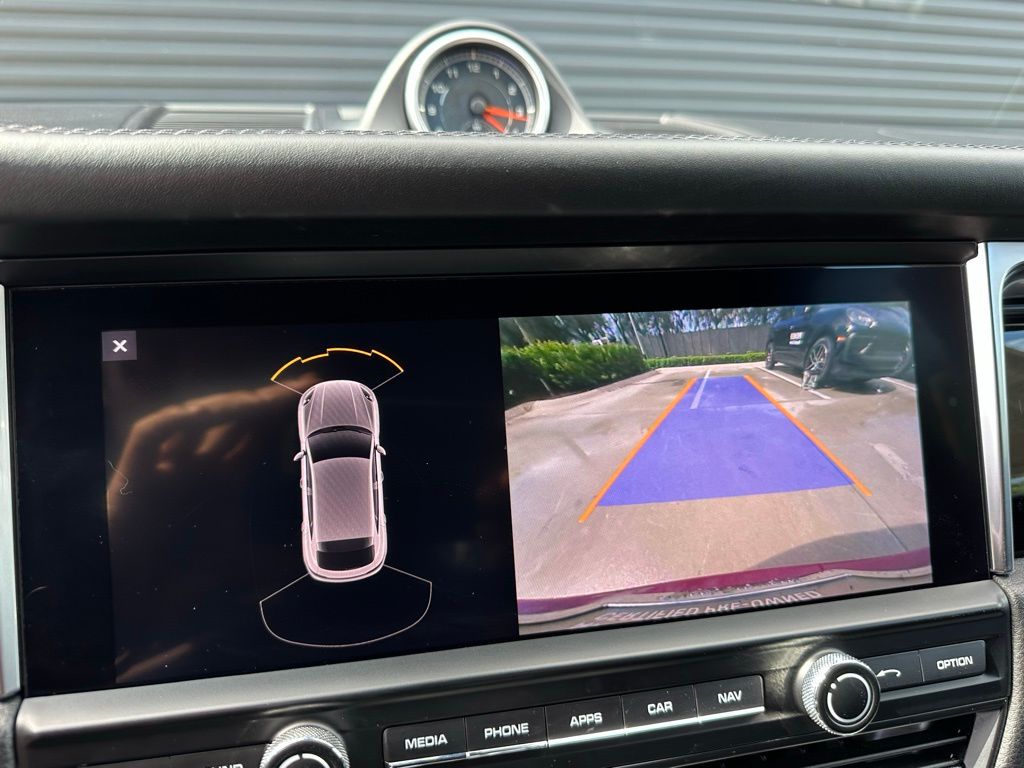 Thumbnail: 2019 Porsche Macan - 27